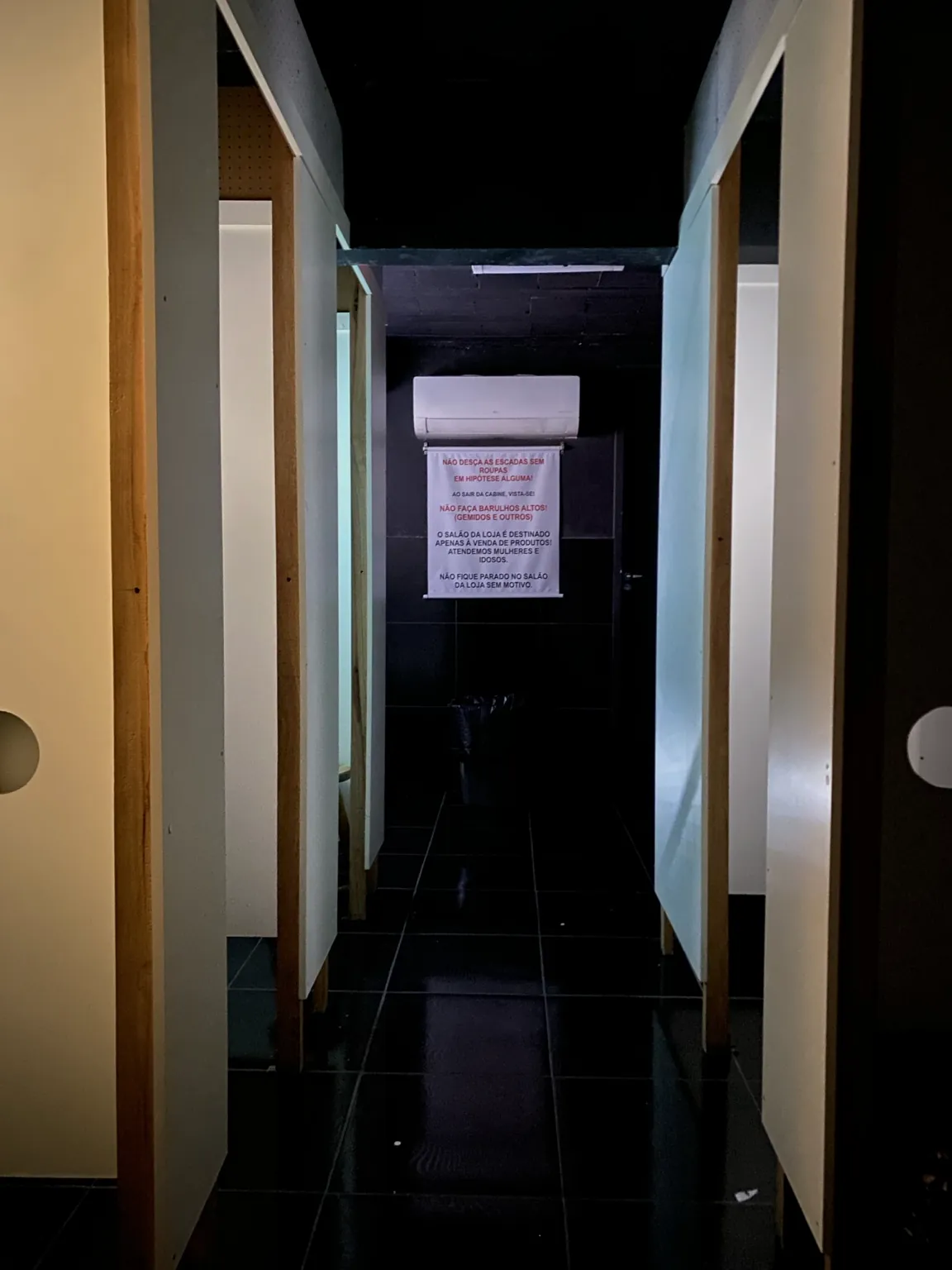 Corredor interno das Cabines Bangu